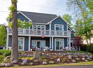 W3920 Lake Shore Dr, Lake Geneva, WI 53147