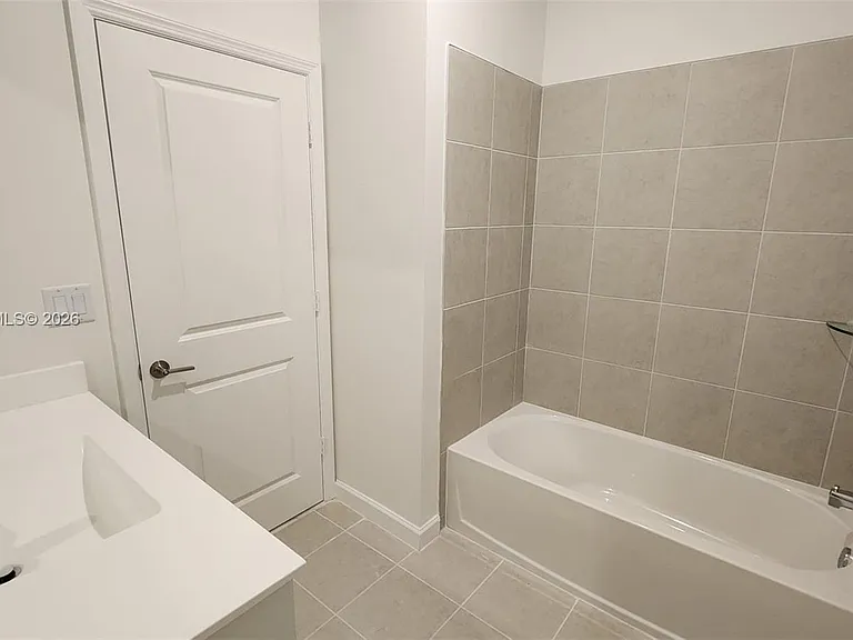 2591 SE 25th Ter — Photo 19