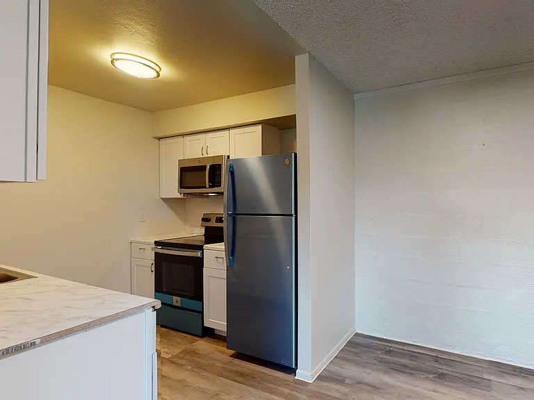 Golden Key Apartments — Photo 3