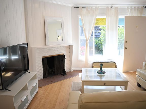 2nd image of 938 6th St APT 4