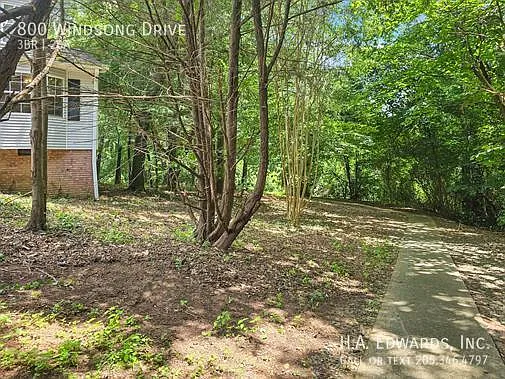 800 Windsong Dr — Photo 16