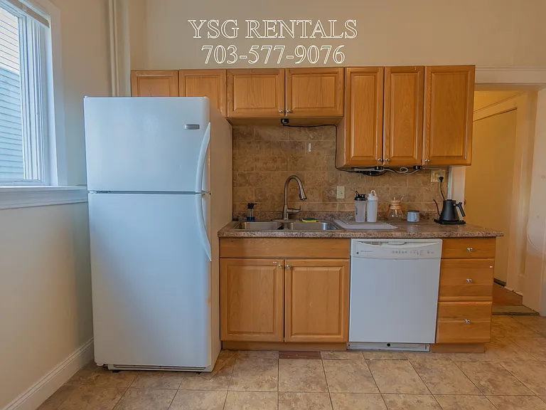 22 Suffolk St #1 — Photo 16