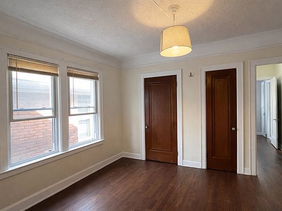 3rd image of 884 Beaconsfield Ave Floor 2