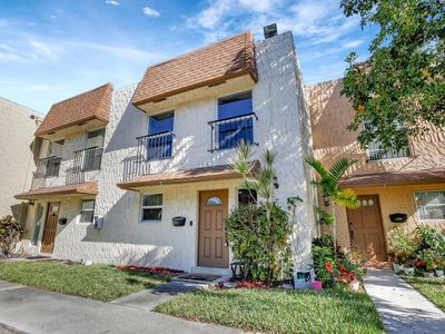 541 N Pine Island Road #22, Plantation, FL, 33324