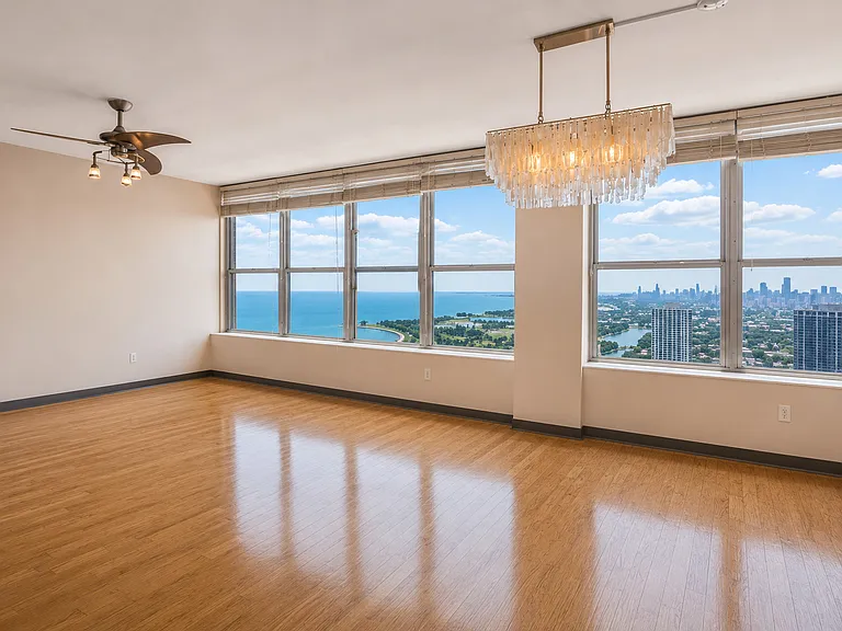 655 W Irving Park Rd #5003 — Photo 4