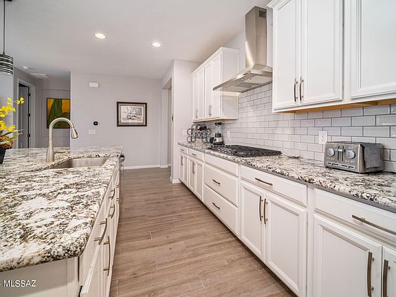 5th image of 7644 W Laurel Ln