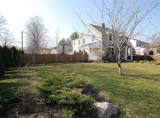 927 Mill Plain Rd, Fairfield, CT 06824