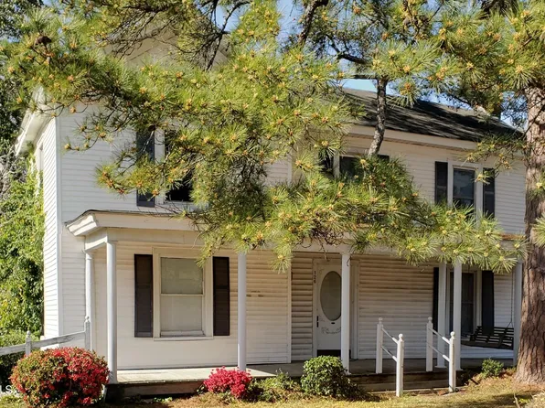 126 W Simmons Avenue, Williamston, NC 27892