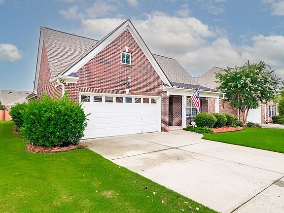 3rd image of 476 Bellbrook Ln