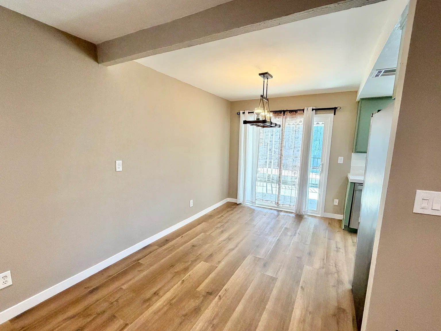 3 bed, 1455 sqft, $3,800 — Photo 4