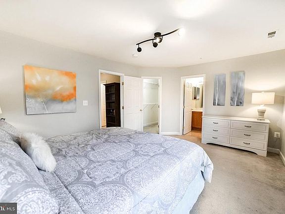 4th image of 48392 Sunburst Dr