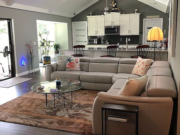 3rd image of 2218 Wildwood Hollow Dr