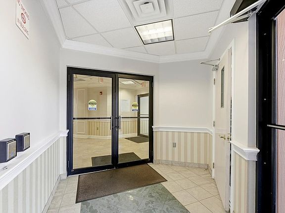 5th image of 802 W Park Ave Suite 1