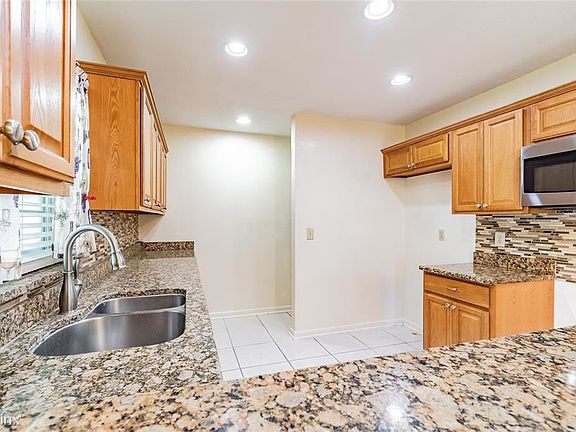 4th image of 5203 Dublin Pl