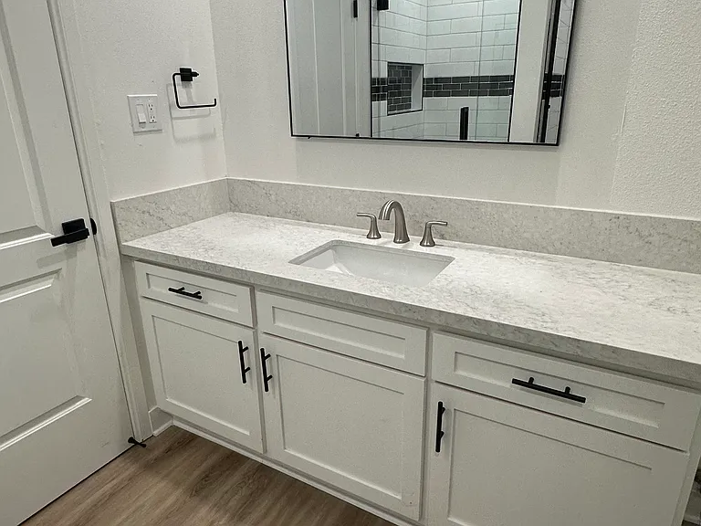 Devington Apartments — Photo 26