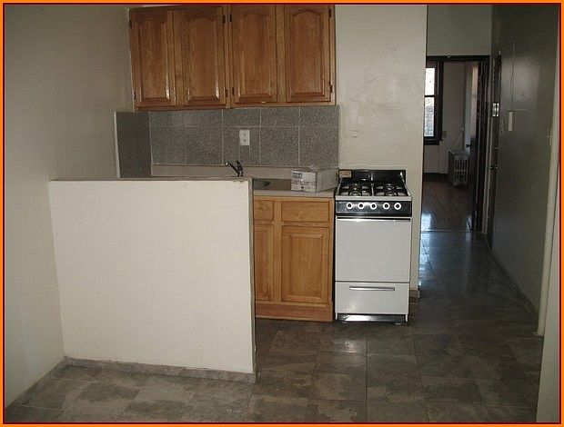 1st image of 331 Vernon Ave APT 1L