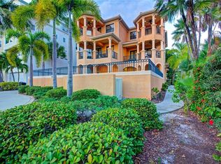 445 Beach Rd, Sarasota, FL 34242