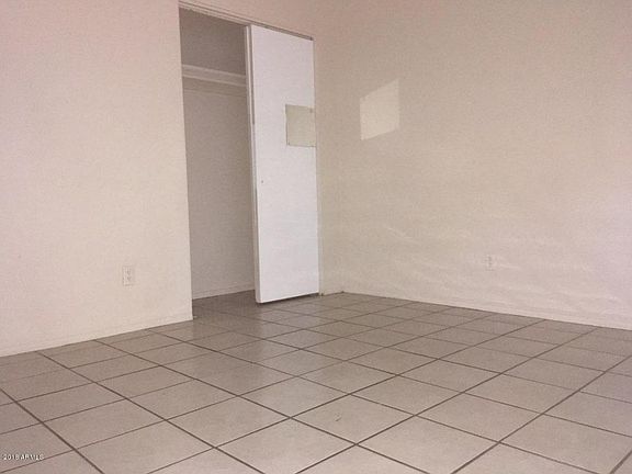 5th image of 2727 E Marconi Ave APT 1
