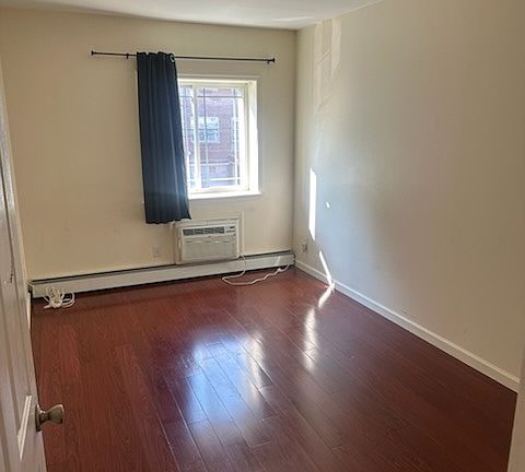 4th image of 32-17 47th St #2F