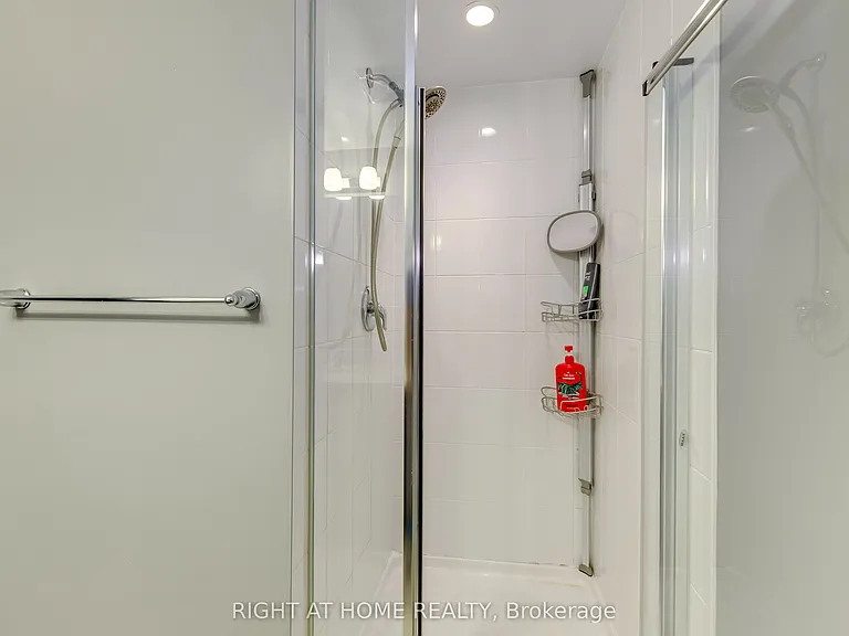 40 Carnation Ave #109 — Photo 17