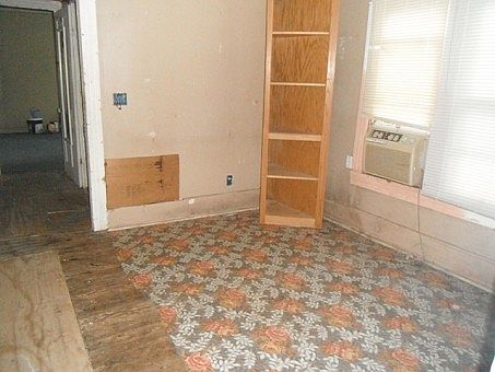 5th image of 1208 W Durant Ave