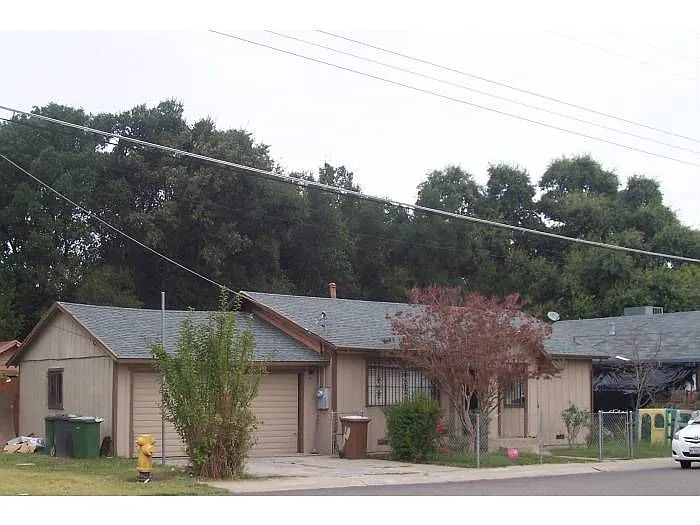 119 East St photo 1