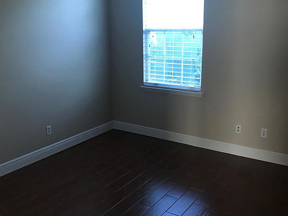 5th image of 619 Mulberry Ave