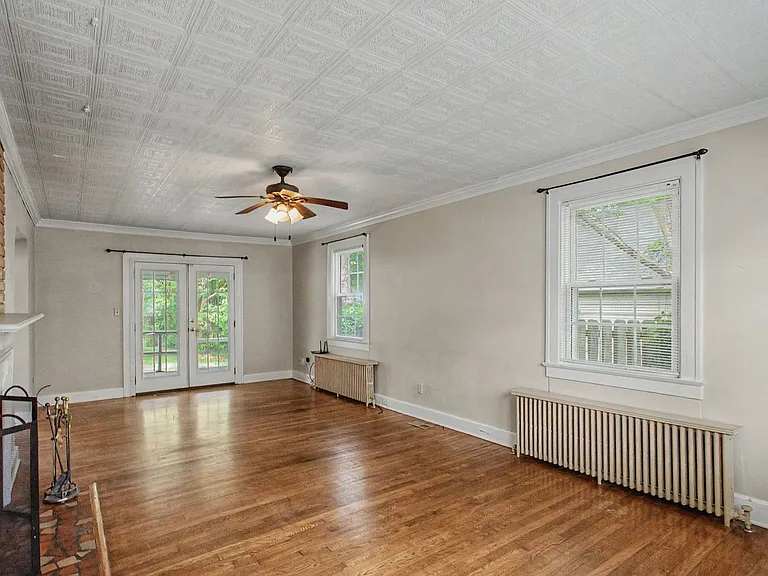 100 Chesterfield Rd — Photo 5