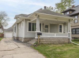 705 Beechwood Ave, Waukesha, WI 53186