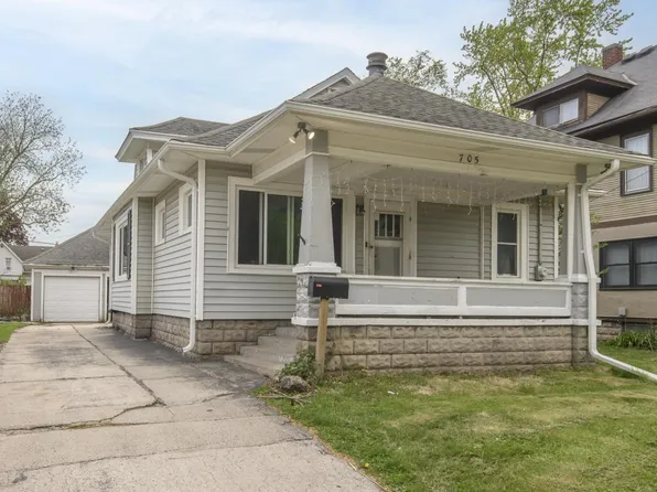 705 Beechwood AVENUE, Waukesha, WI 53186