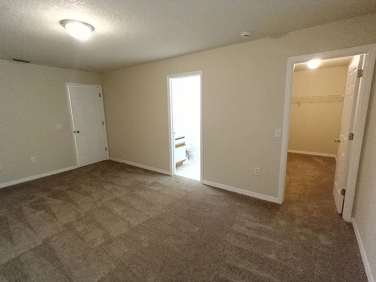 880 E Columbia Ave — Photo 32