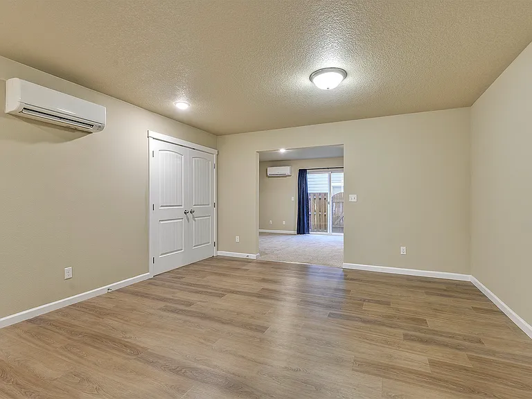 1056 N Davis St — Photo 6