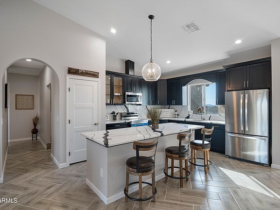 3rd image of 35684 W chipman Road