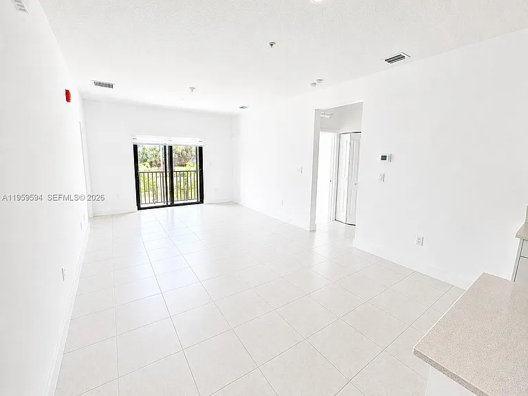 8001 NW 41st St #F-206 — Photo 7