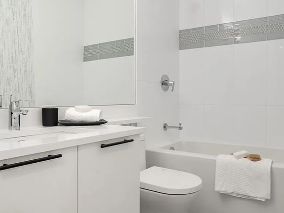 5th image of 32888 Maclure Rd #304