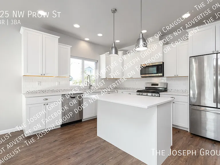 625 NW Prow St — Photo 9