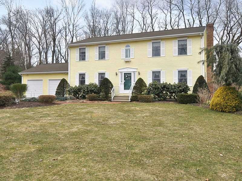1st image of 2 Knollridge Dr