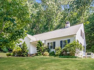 16 Pleasant St, Chester, CT 06412