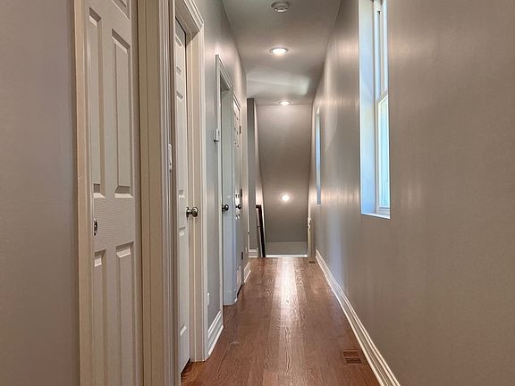 4th image of 1048 N Lawndale Ave