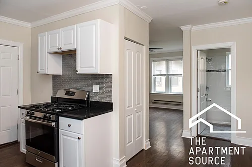 3817.5 N Greenview Ave #2W Photo 1 3817.5 N Greenview Ave #2W Photo 1