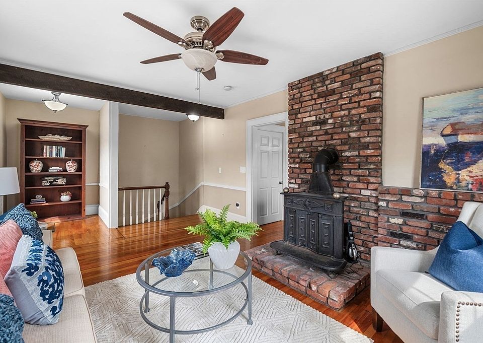 1st image of 1 Maverick St Floor 2