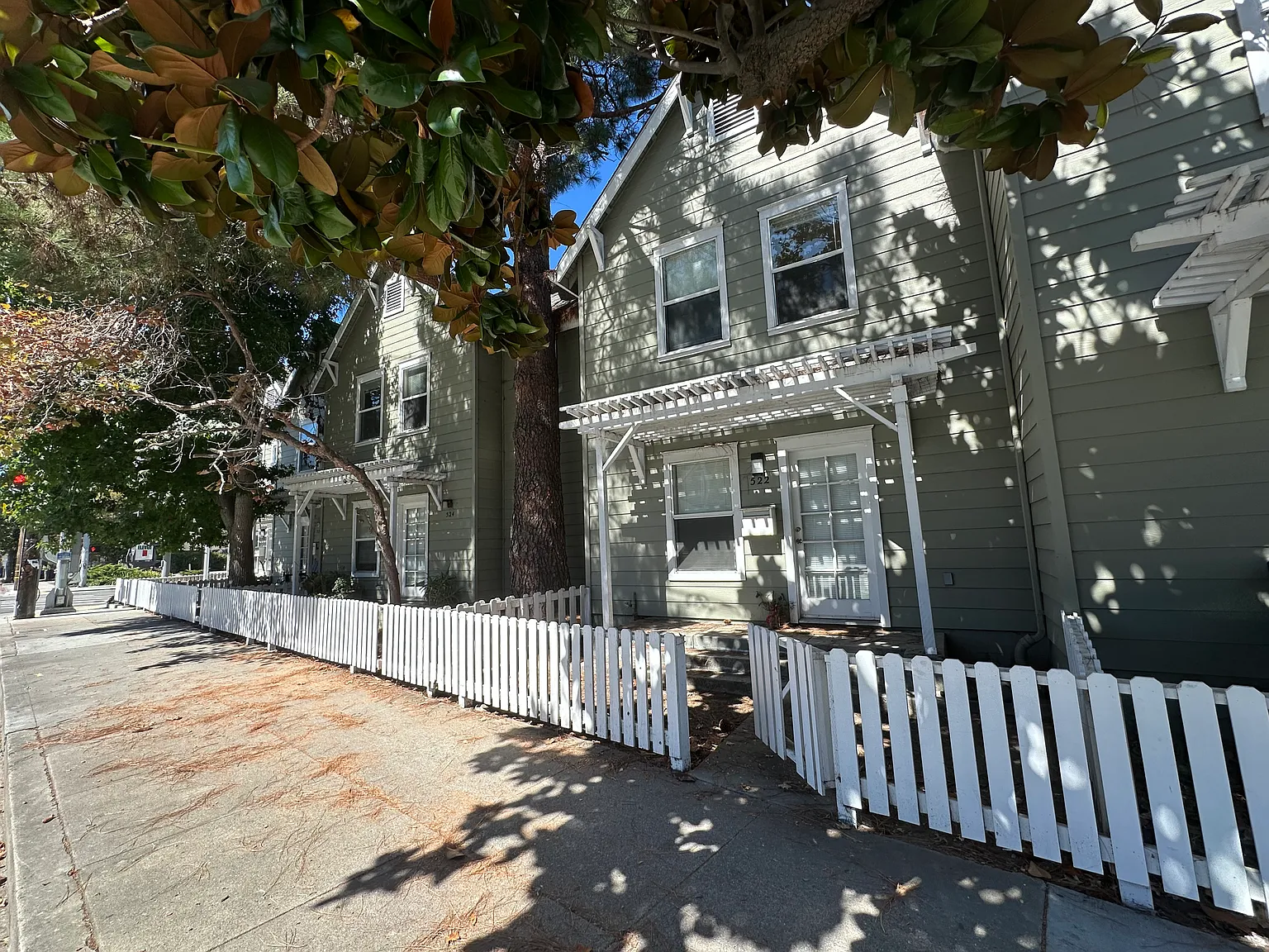 3 bed, 2.5 bath, 1166 sqft, $4,500 — Photo 2