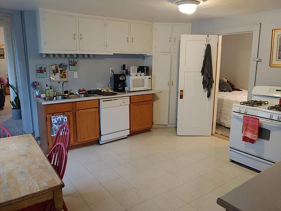2nd image of 1850A N Humboldt Ave
