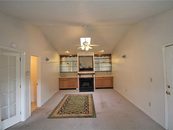 4th image of 5 Brook Valley Cir