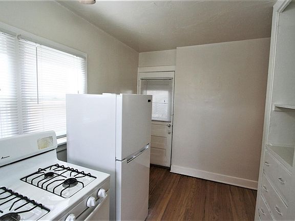 4th image of 1328 N Corona St APT 10
