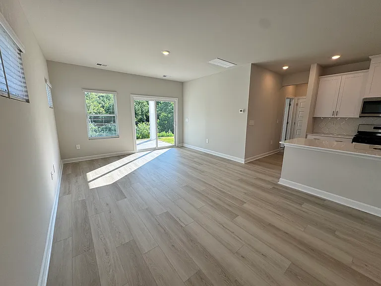 102 Longleaf Ln — Photo 10