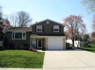 25 Flintstone Dr, Marlton, NJ 08053