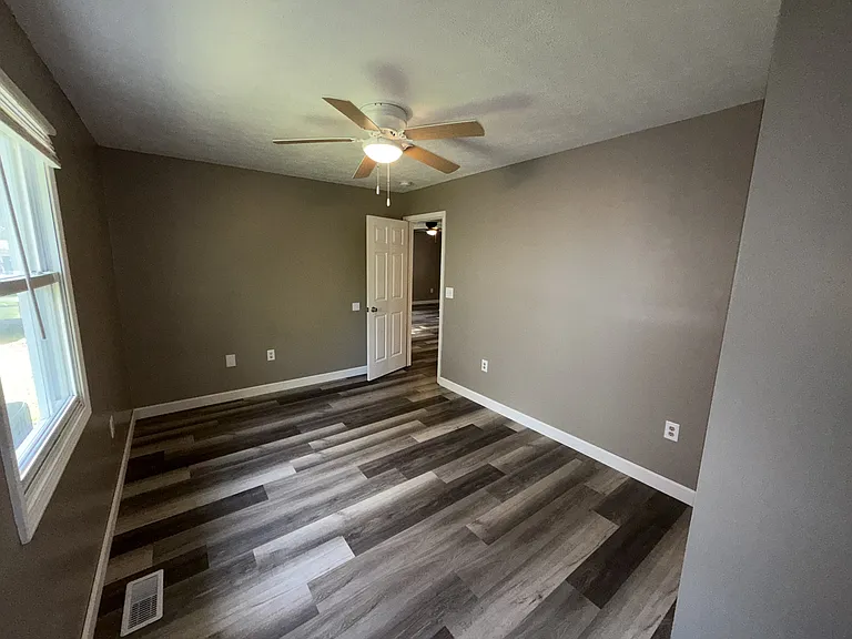 18 Oakwood Ave — Photo 18