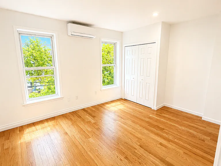 237 Madison St #1 — Photo 3