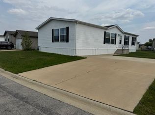 677 Prince Wood #422, Manteno, IL 60950